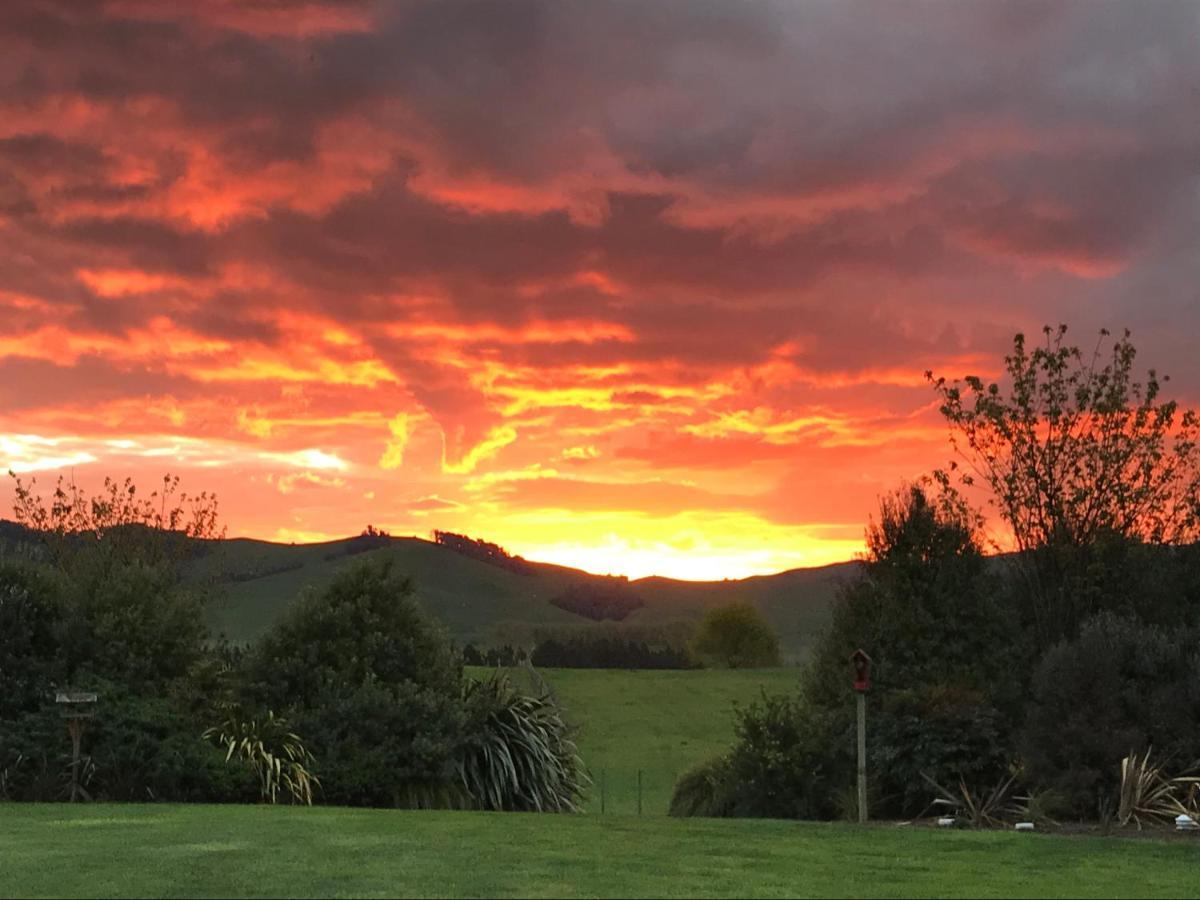Maungatautari Outlook Cambridge Villa ภายนอก รูปภาพ